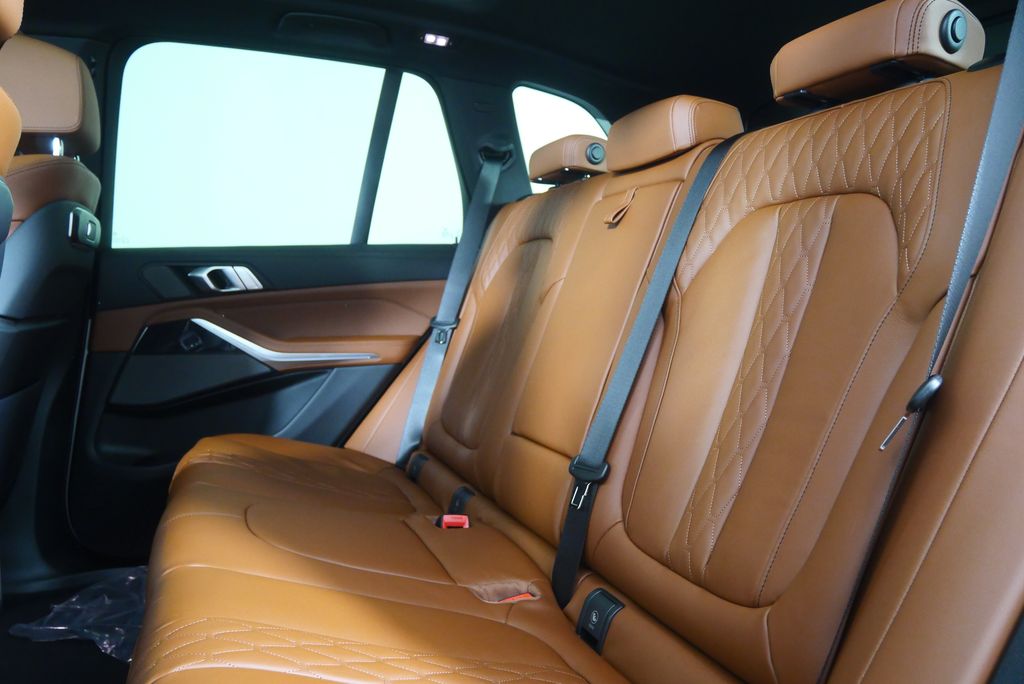 Thumbnail: 2026 BMW X5 - 16