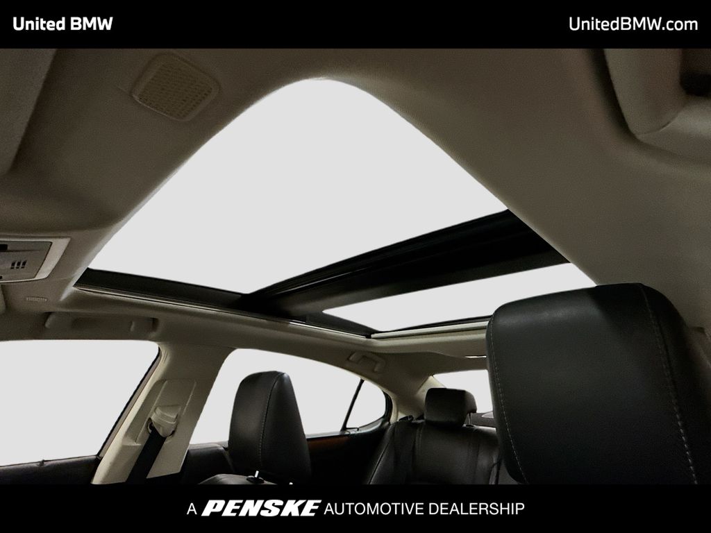 Thumbnail: 2019 Lexus ES - 12