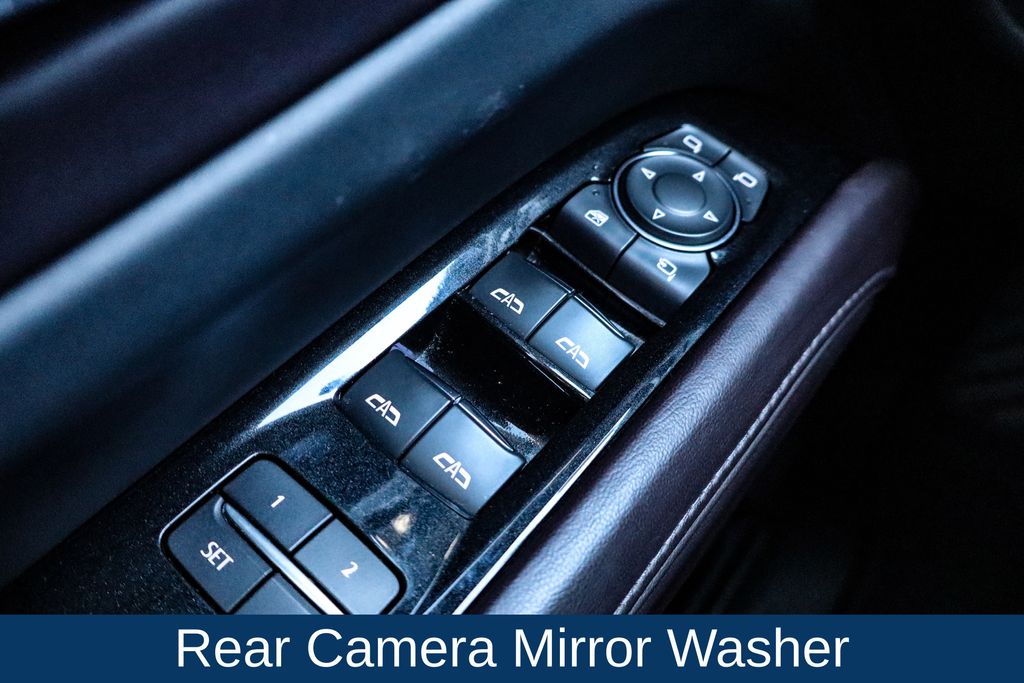 CadillacEscalade ESV24