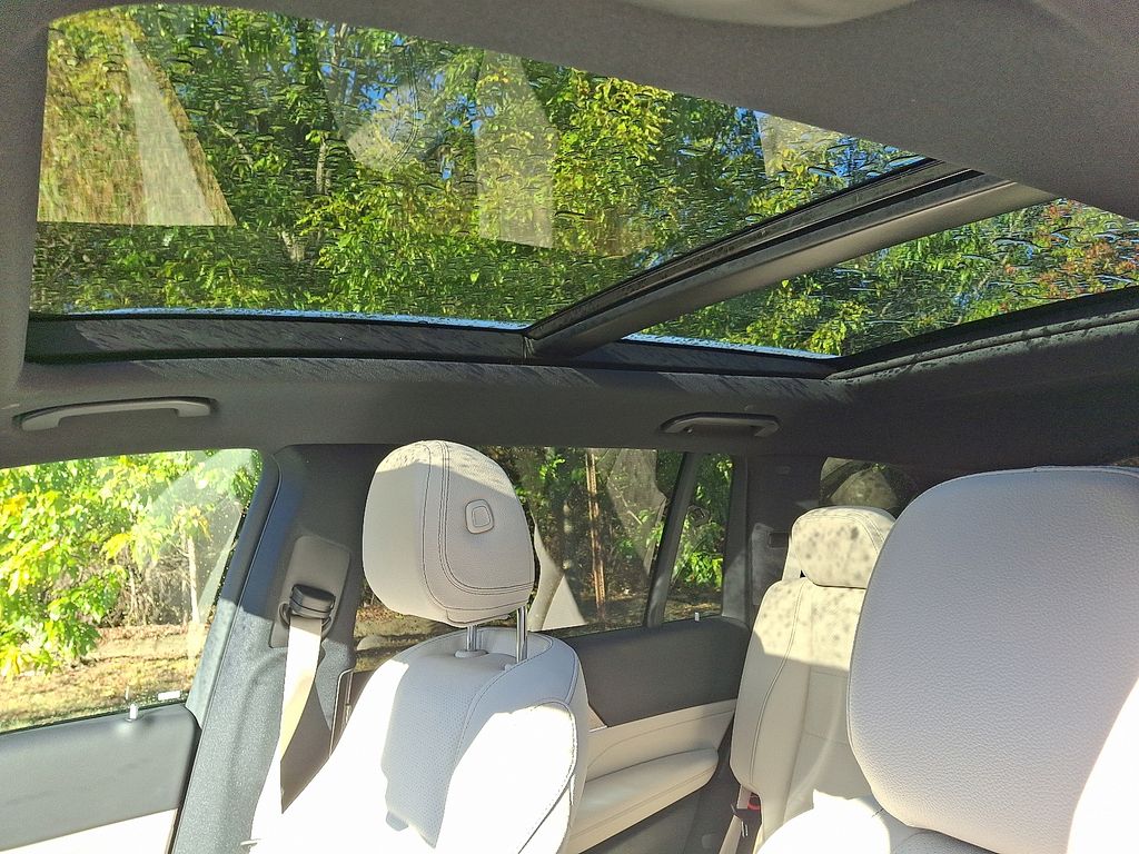 Thumbnail: 2025 Mercedes-Benz GLS - 14