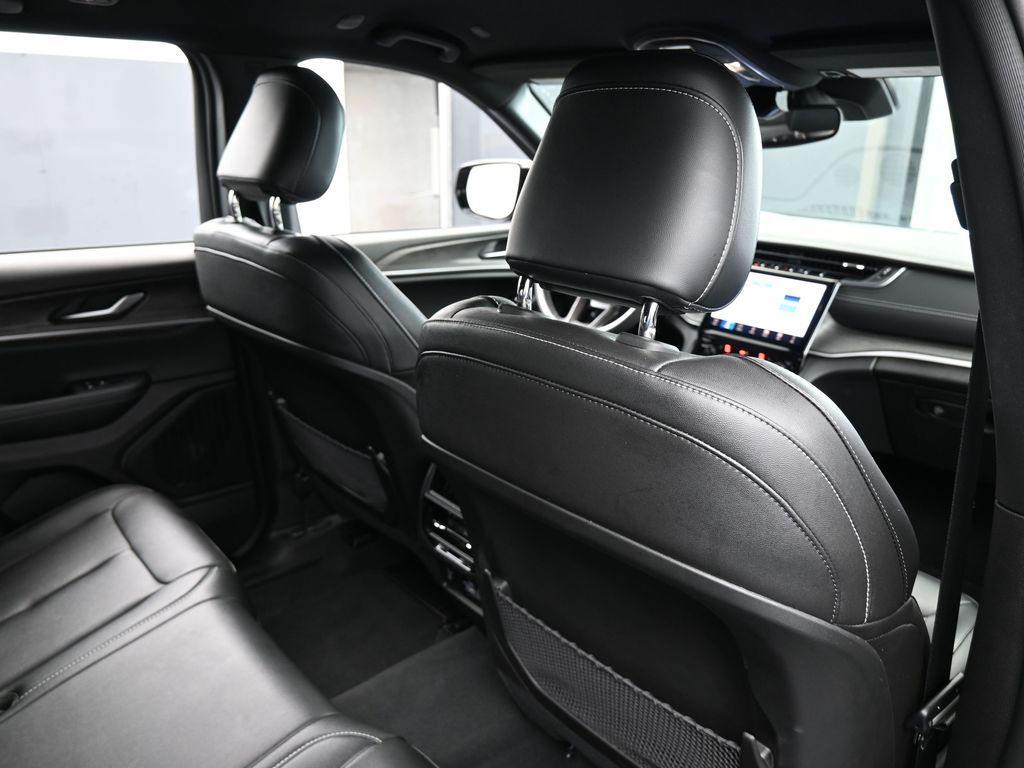 Used 2024 Midnight Sky Jeep Limited image 45