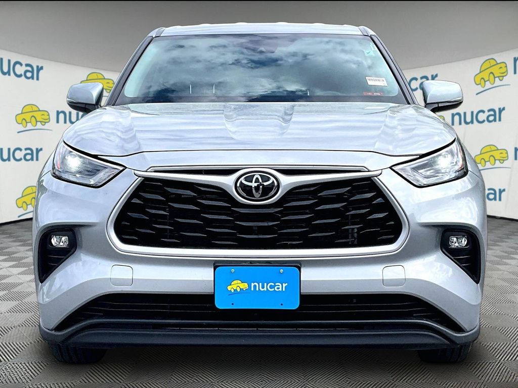 2023 Toyota Highlander — photo 2