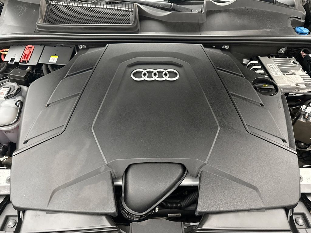 Thumbnail: 2022 Audi Q8 - 27