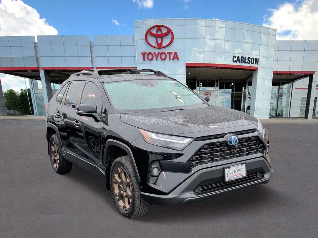 View vehicle photo 5