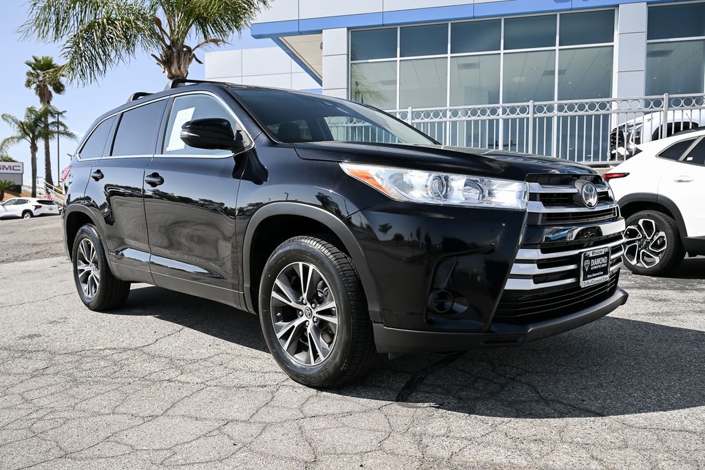 2019 Toyota Highlander LE FWD