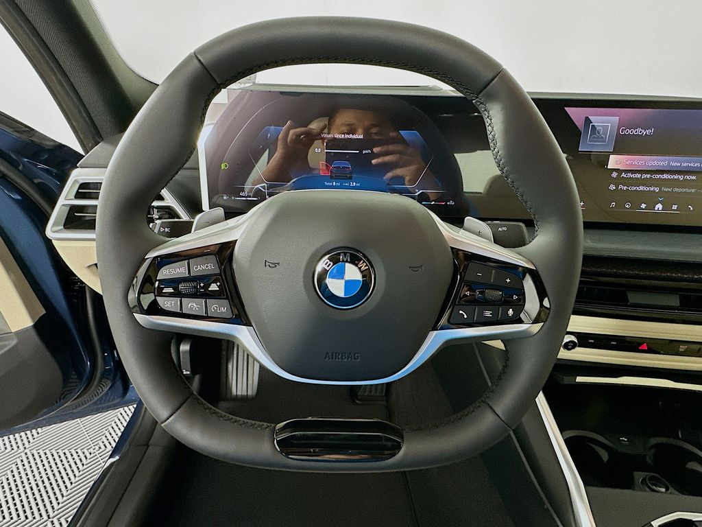 Thumbnail: 2026 BMW 3 Series - 10