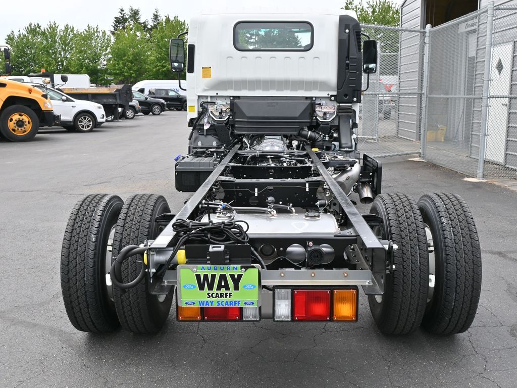 2024 Isuzu NPR HD 