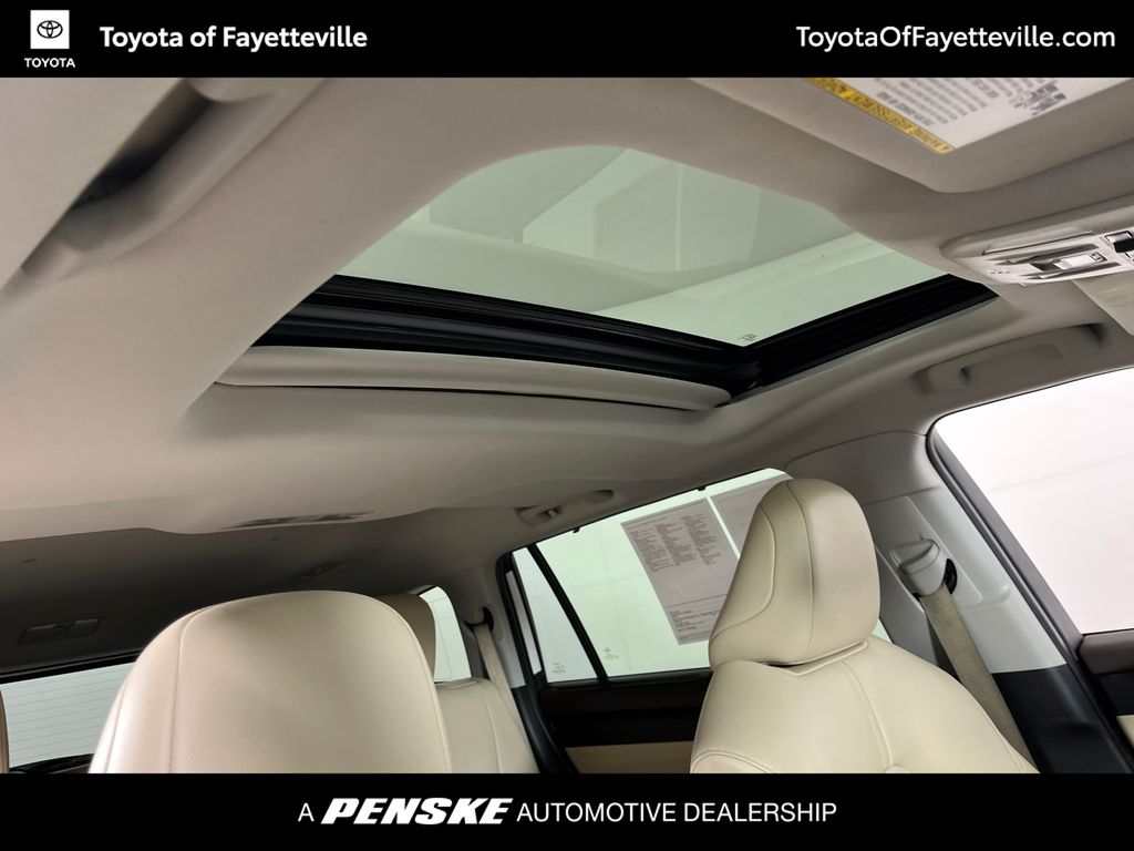 Thumbnail: 2022 Toyota Highlander - 6