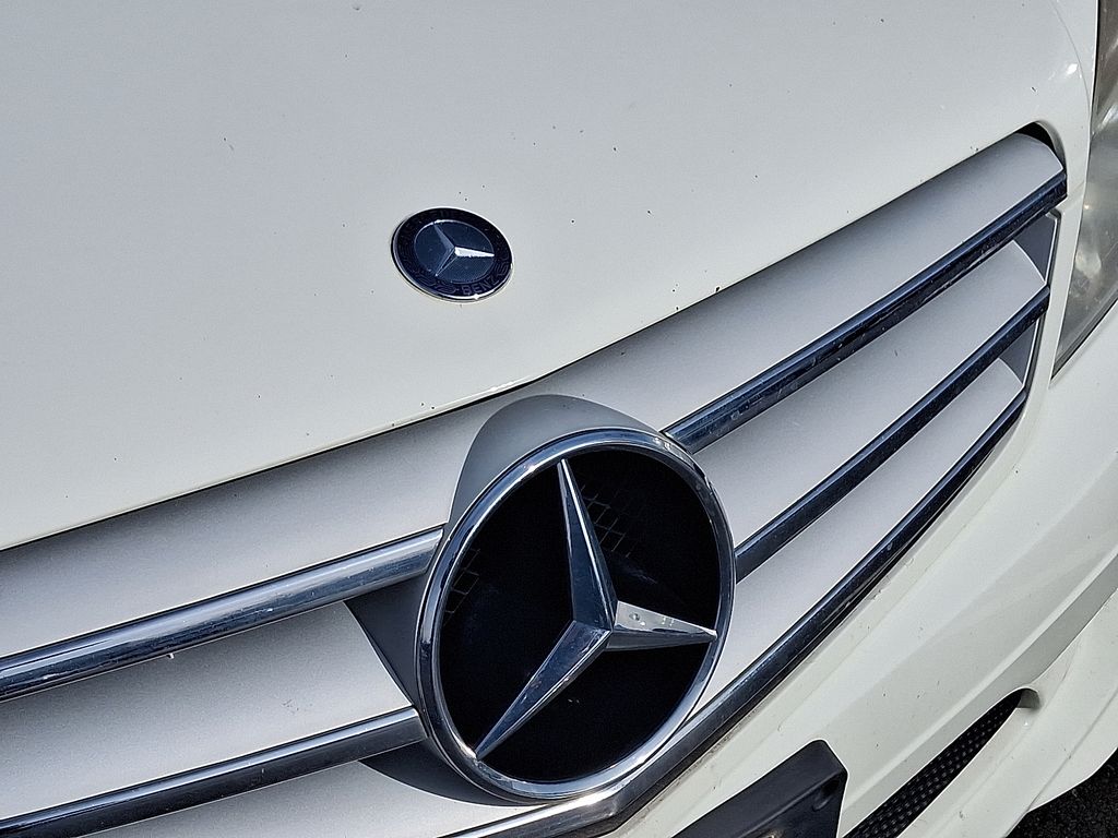 Thumbnail: 2009 Mercedes-Benz C-Class - 4