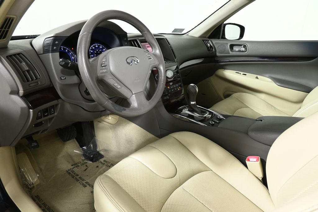 2011 INFINITI G37 X 12