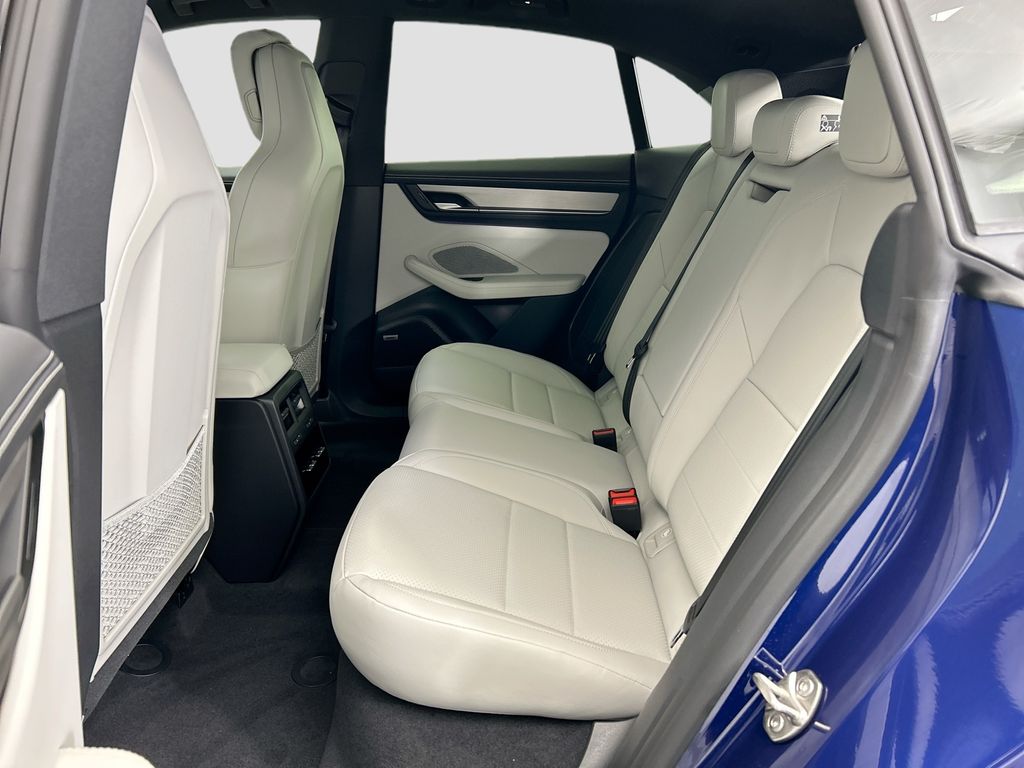 Thumbnail: 2025 Porsche Macan - 19