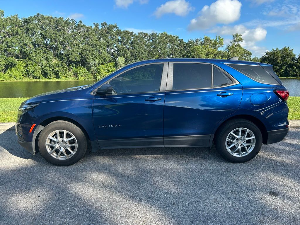 2022 Chevrolet Equinox LS 2