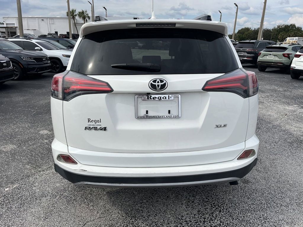 2018 Toyota RAV4 XLE 7