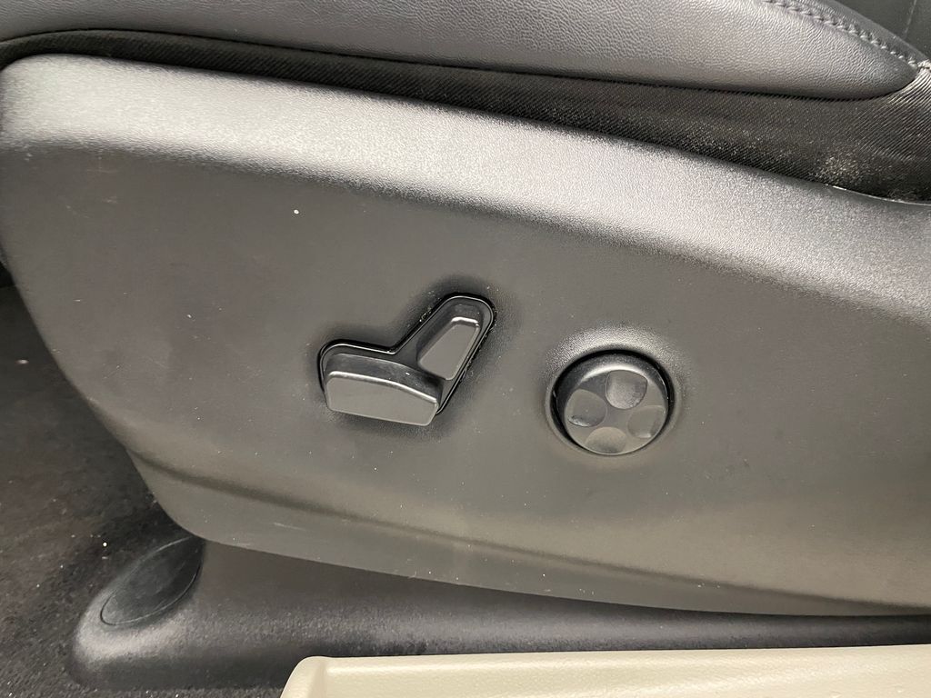 Thumbnail: 2024 Chrysler Pacifica - 14