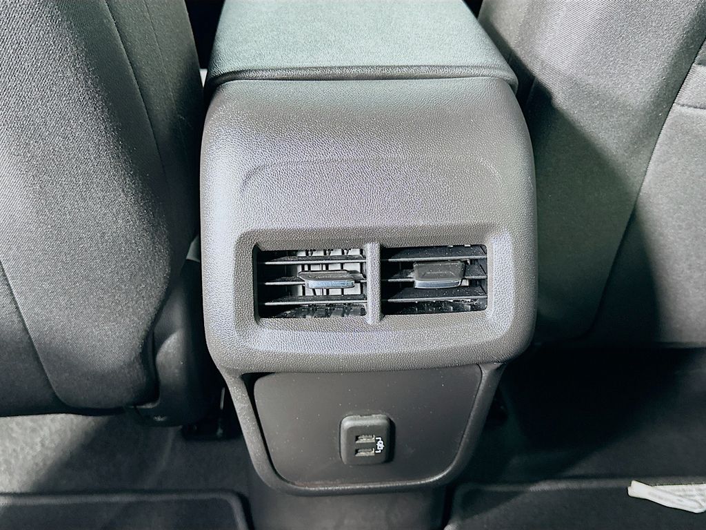 Thumbnail: 2024 Chevrolet Equinox - 24