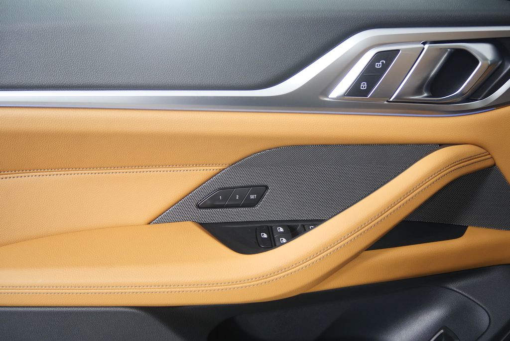 Thumbnail: 2025 BMW i4 - 9