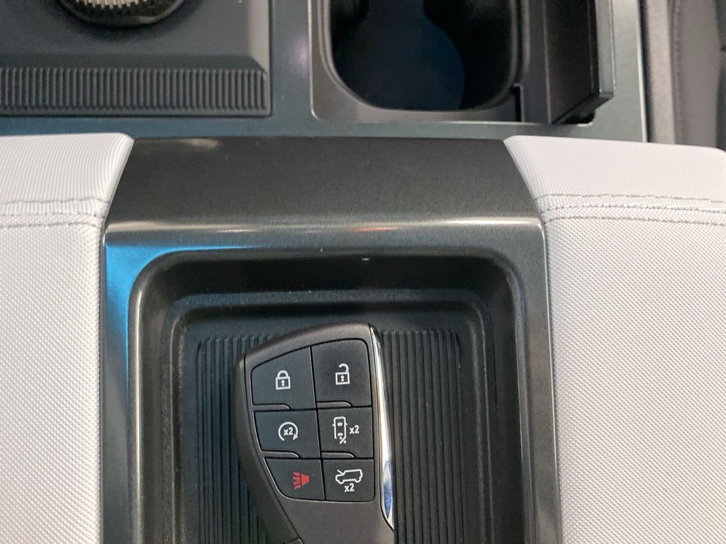 2025 GMC HUMMER EV SUV 2X photo