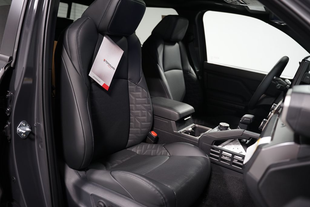 2025 Toyota Tacoma TRD Off-Road 32