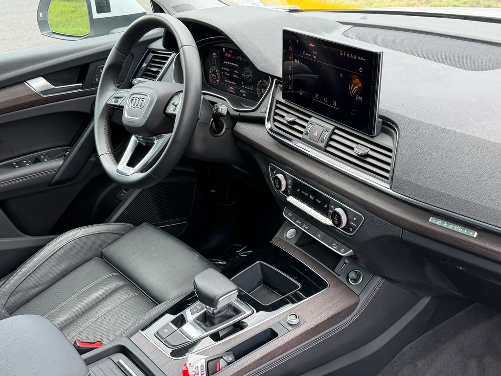 Thumbnail: 2021 Audi Q5 - 8