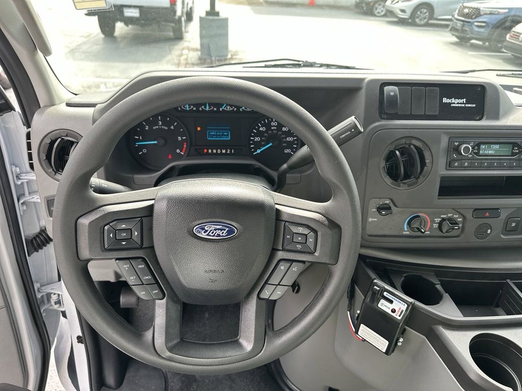 2024 Ford E-450SD Base 17