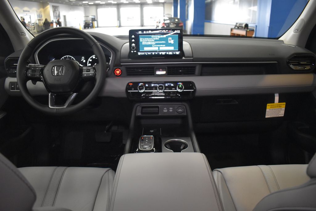 Thumbnail: 2025 Honda Pilot - 10