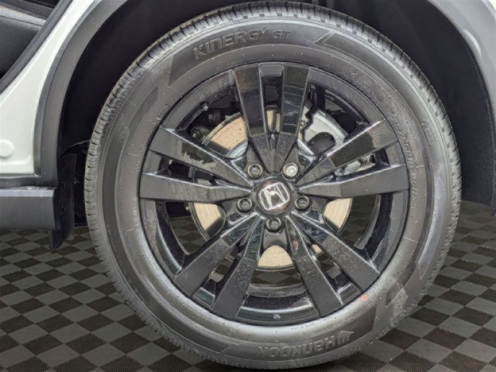 View vehicle photo 7