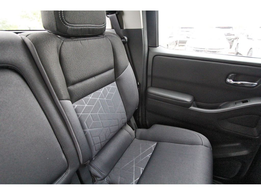 2026 Nissan Frontier SV - 10
