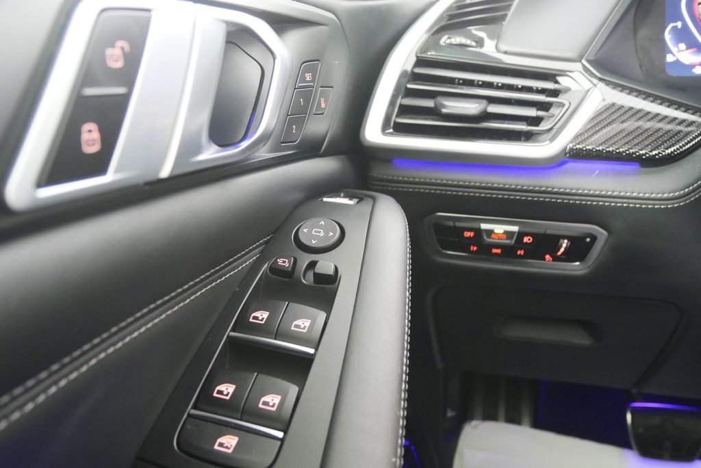 Thumbnail: 2022 BMW X5 - 22