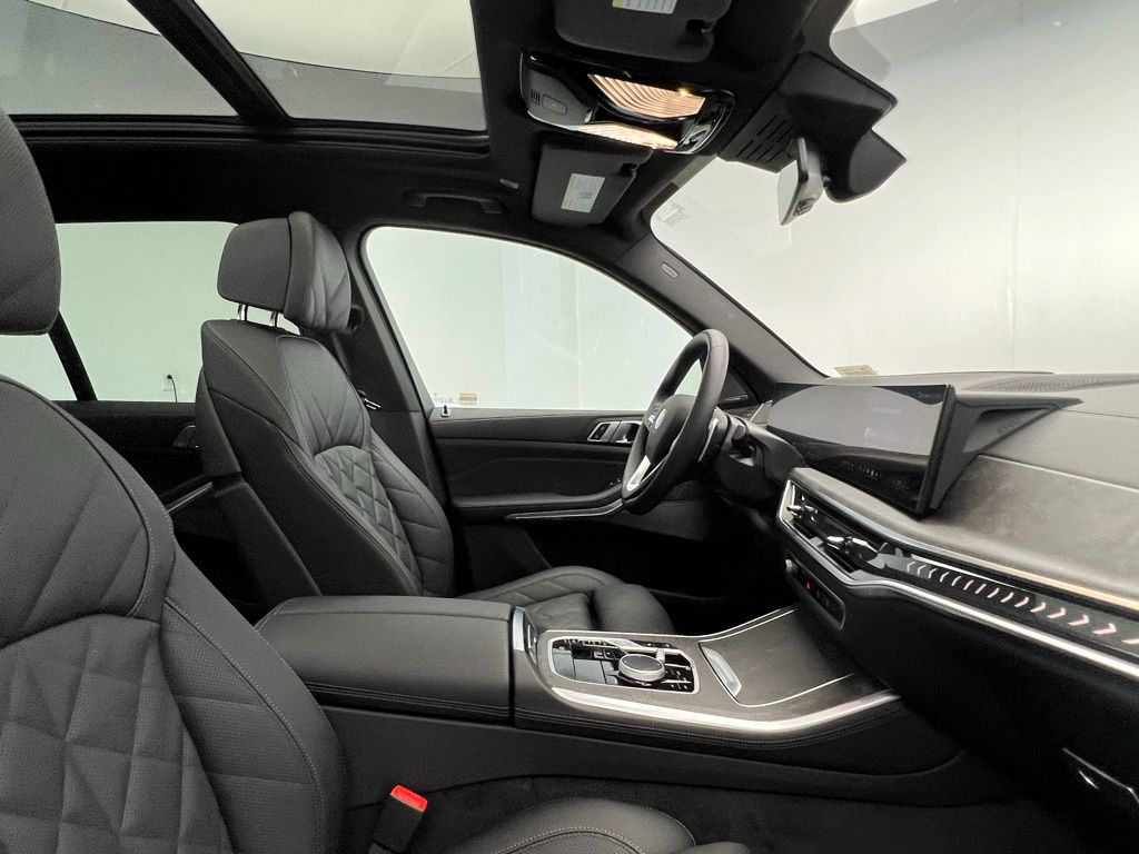 Thumbnail: 2025 BMW X5 - 6