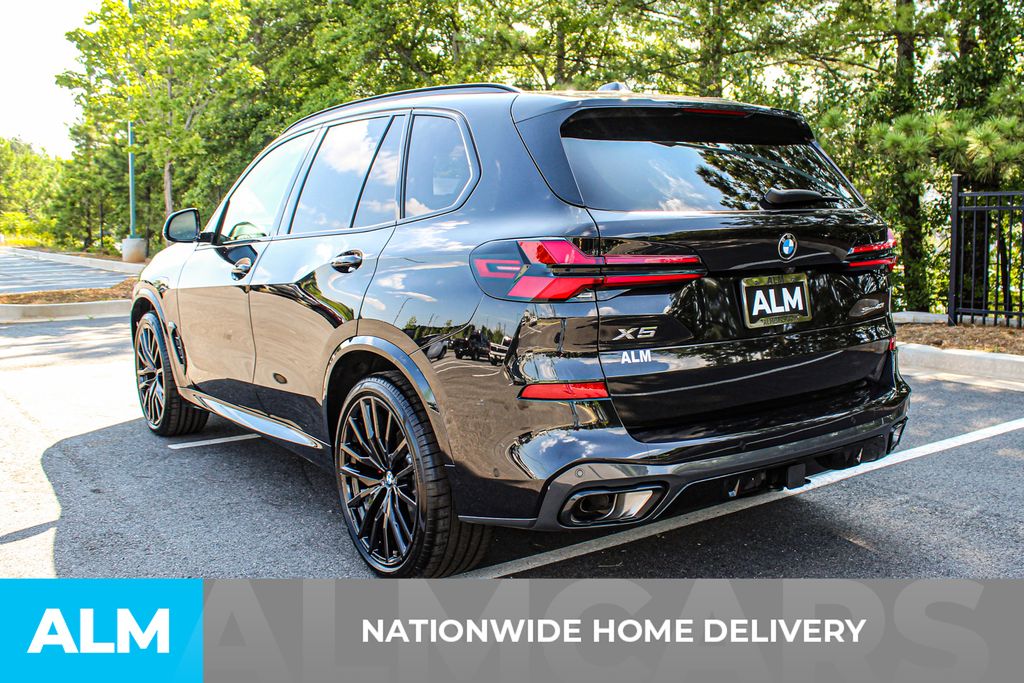Used 2026 Black BMW sDrive40i image 5