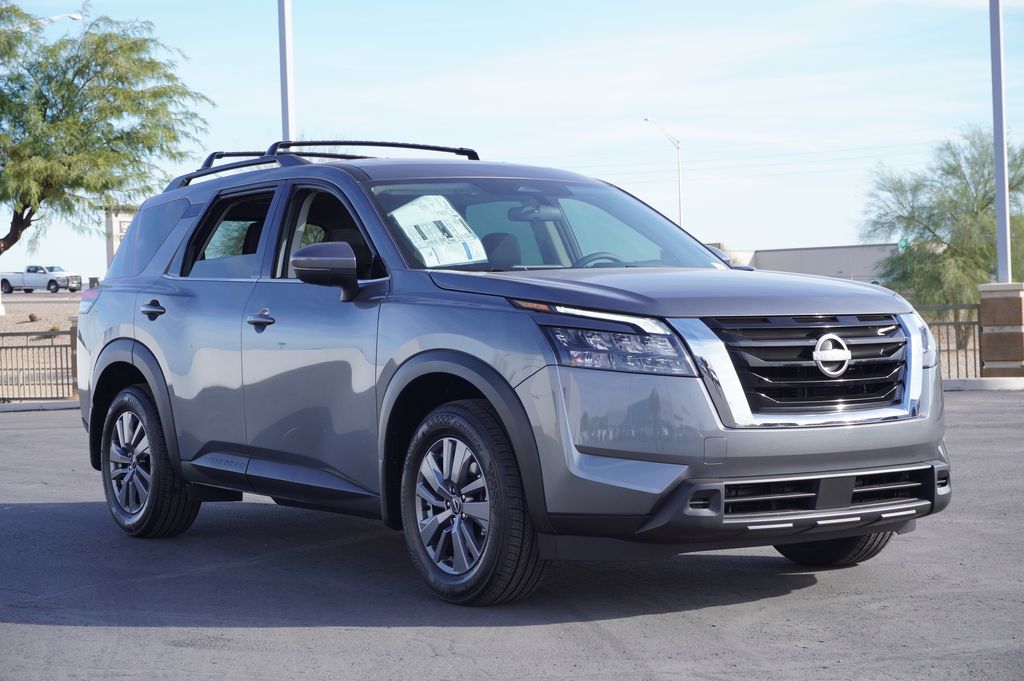 2025 Nissan Pathfinder SV 4