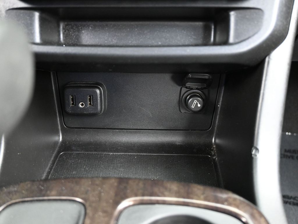 Used 2021 Satin Steel Metallic GMC Elevation image 22