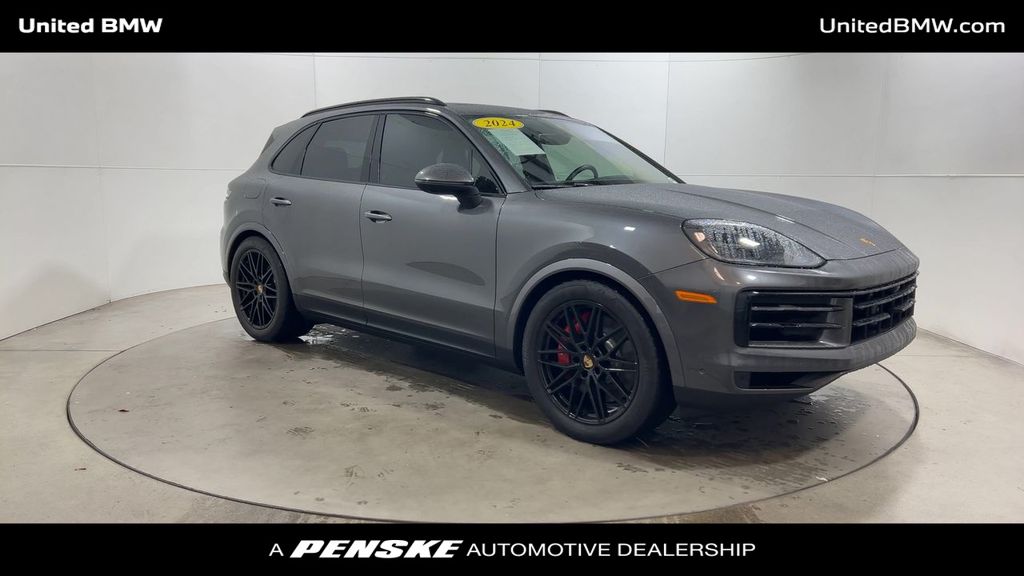 Thumbnail: 2024 Porsche Cayenne - 2