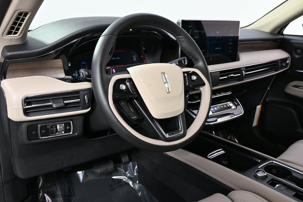 New 2026 White Lincoln Reserve image 10