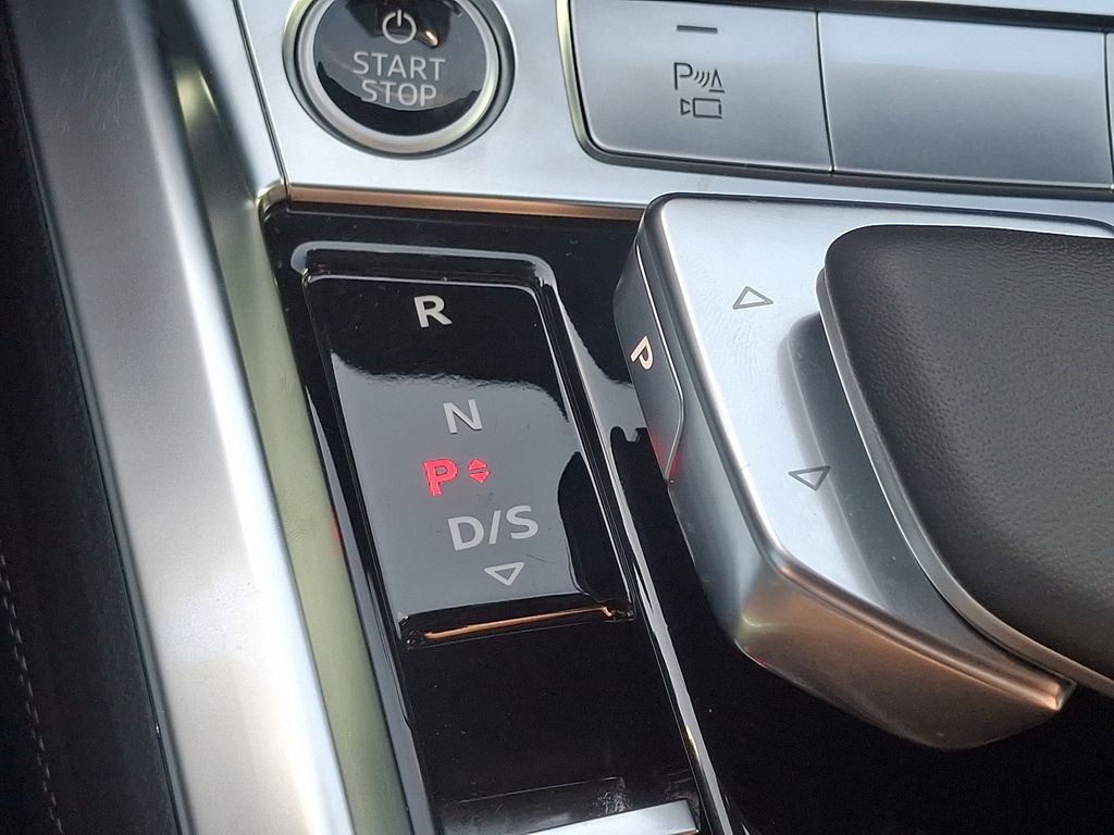 2024 Audi Q8 e-tron Premium Plus 15