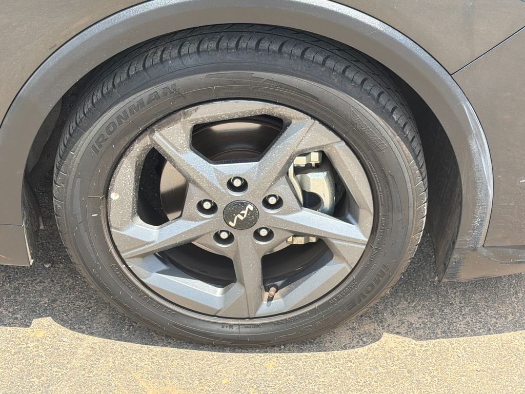 Used 2025 Gray Kia LXS image 12