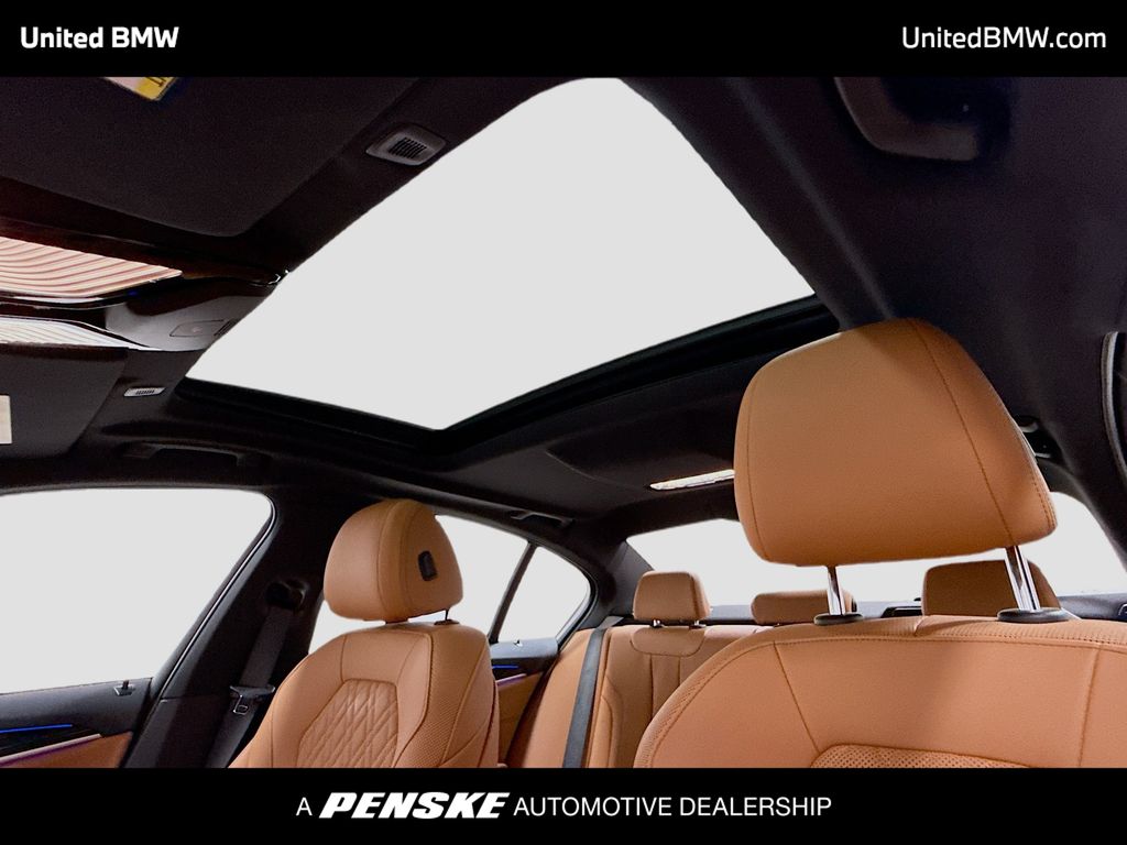 Thumbnail: 2023 BMW 5 Series - 12