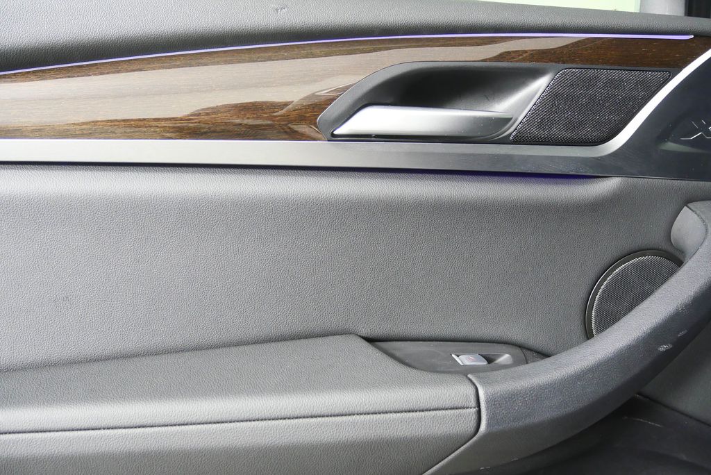 Thumbnail: 2024 BMW X4 - 14