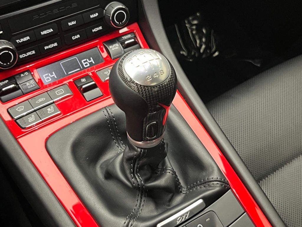 Thumbnail: 2018 Porsche 911 - 17