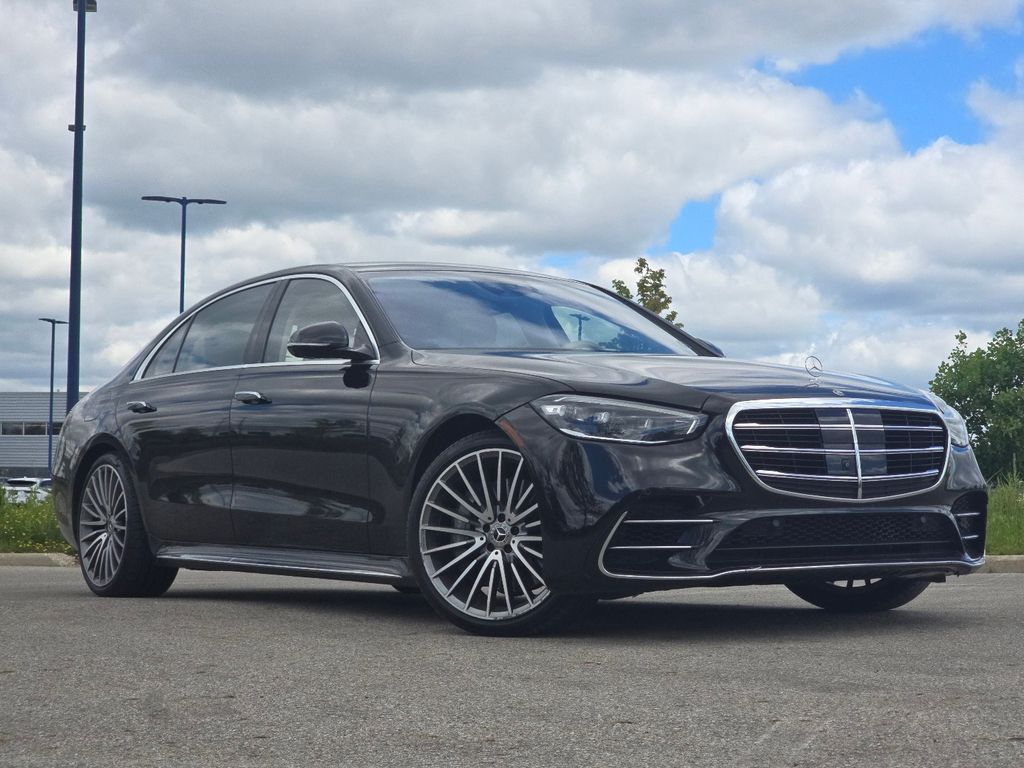 Certified Used 2022 Black Mercedes-Benz S 580 image 2