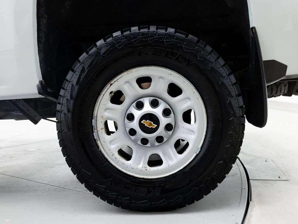 2019 White Chevrolet Silverado 2500HD LT 4X4 Truck
