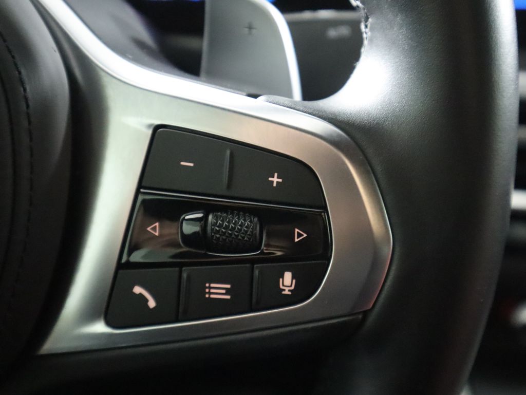 Thumbnail: 2023 BMW 3 Series - 12