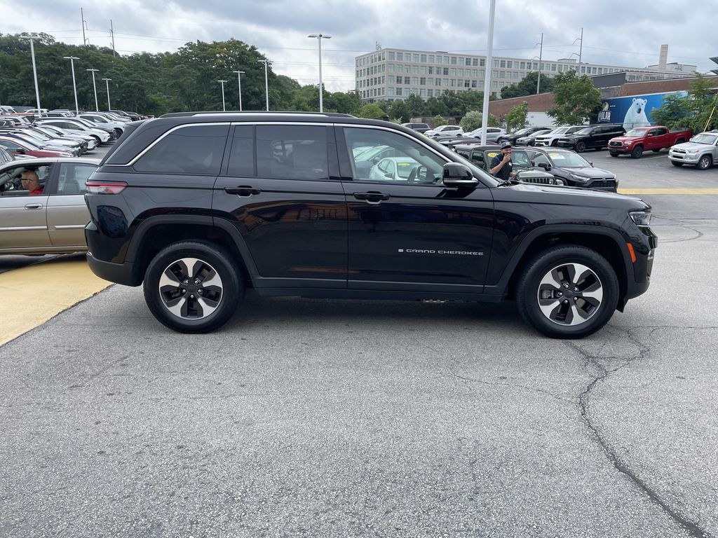 Used 2024 Jeep Grand Cherokee SUV