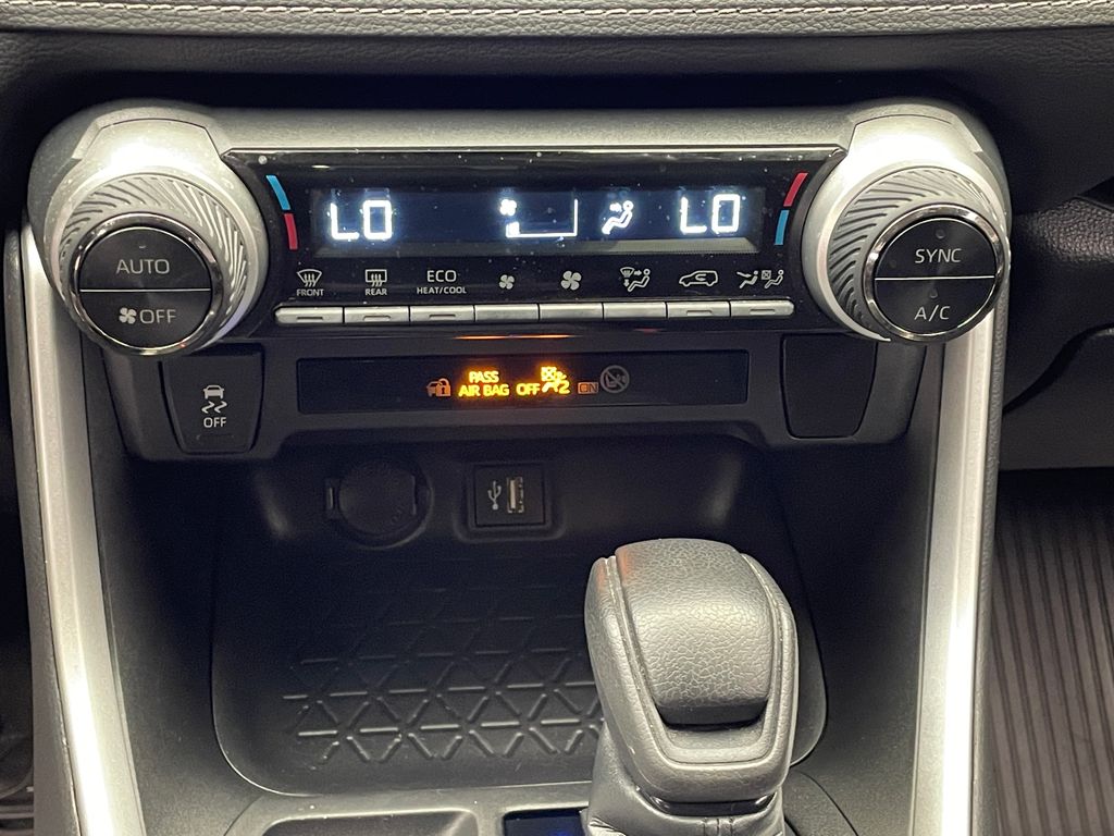 2023 Toyota RAV4 LE 26