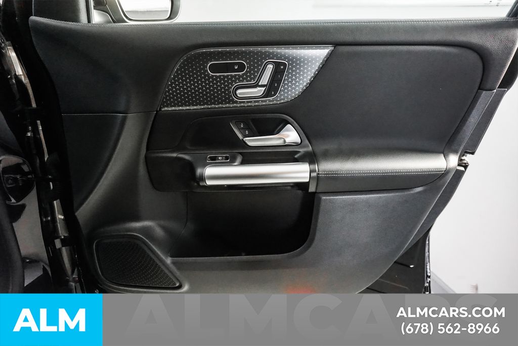 Used 2025 Black Mercedes-Benz GLA 250 image 42