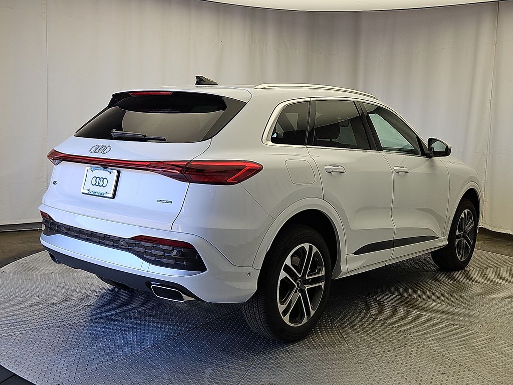 Thumbnail: 2026 Audi Q5 - 4