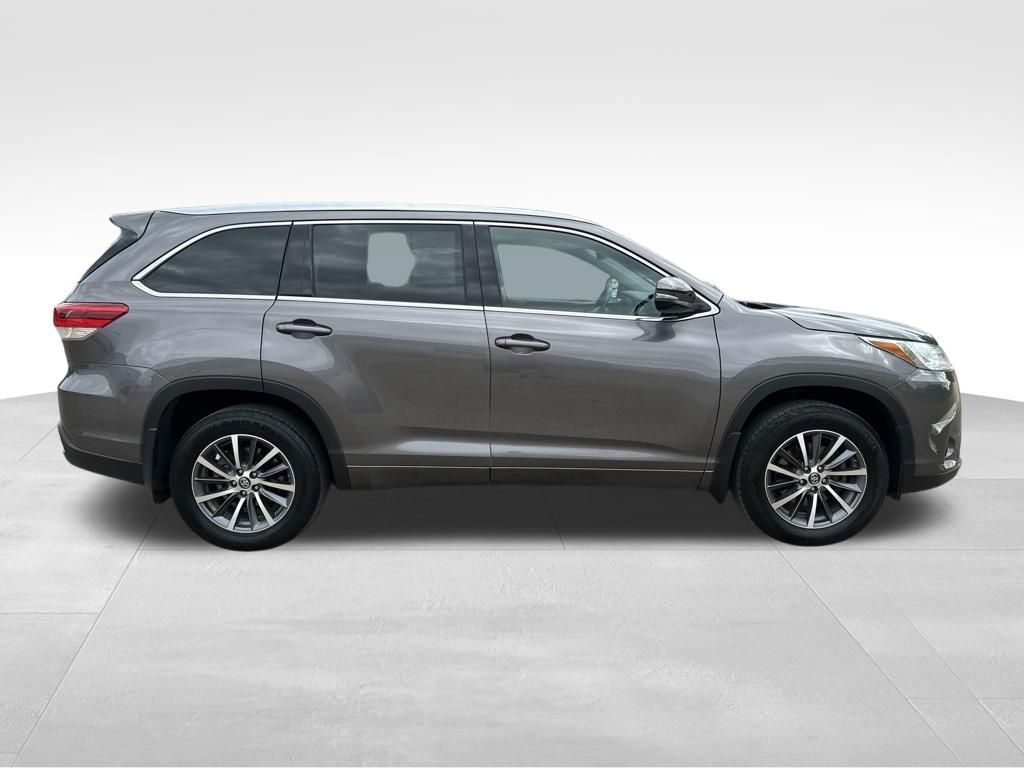 Used 2017 Toyota Highlander SUV