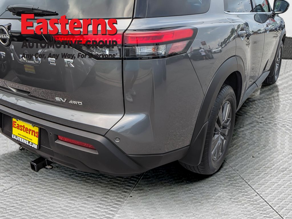2022 Nissan Pathfinder SV - Photo 11