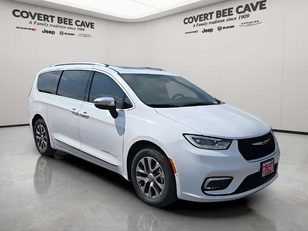 2025 Chrysler Pacifica Hybrid Pinnacle