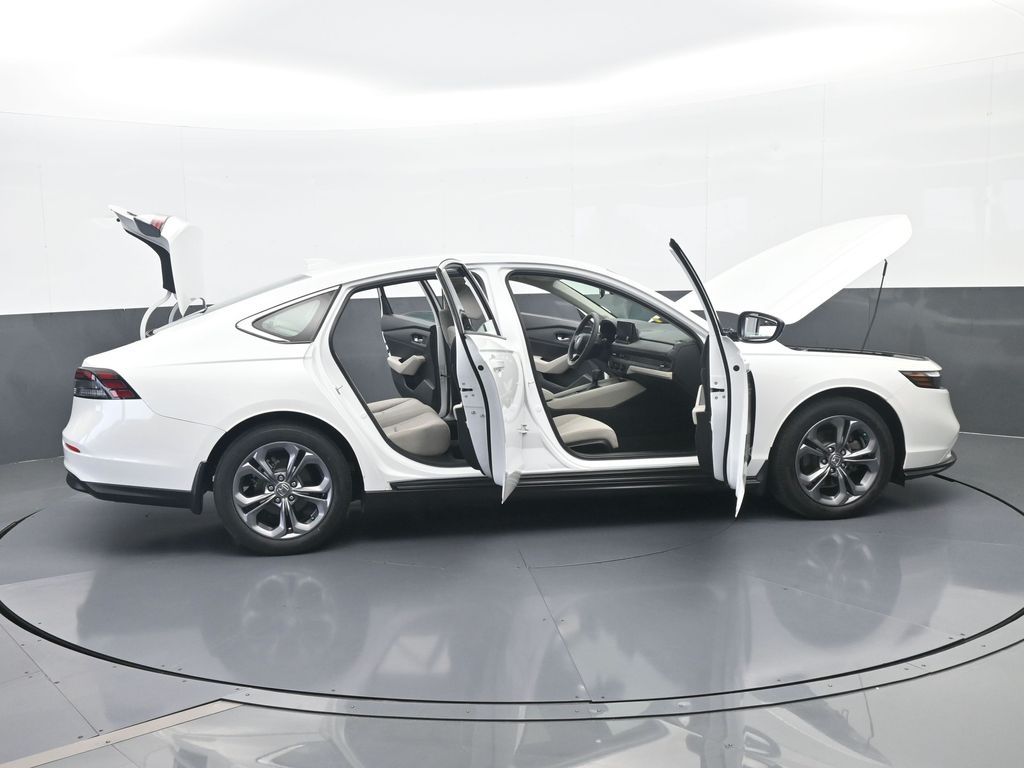 Used 2023 White Honda EX image 73